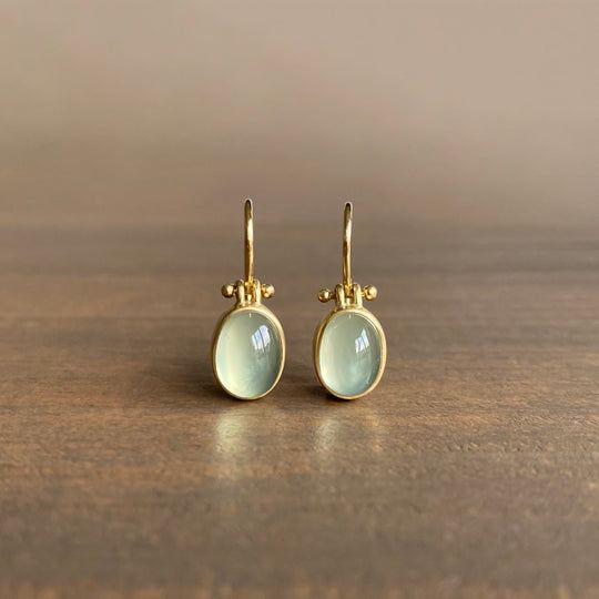 Thomasequestrian | Vintage Earrings with Green Moonstone – Elina Elegant Gemstone Jewelry