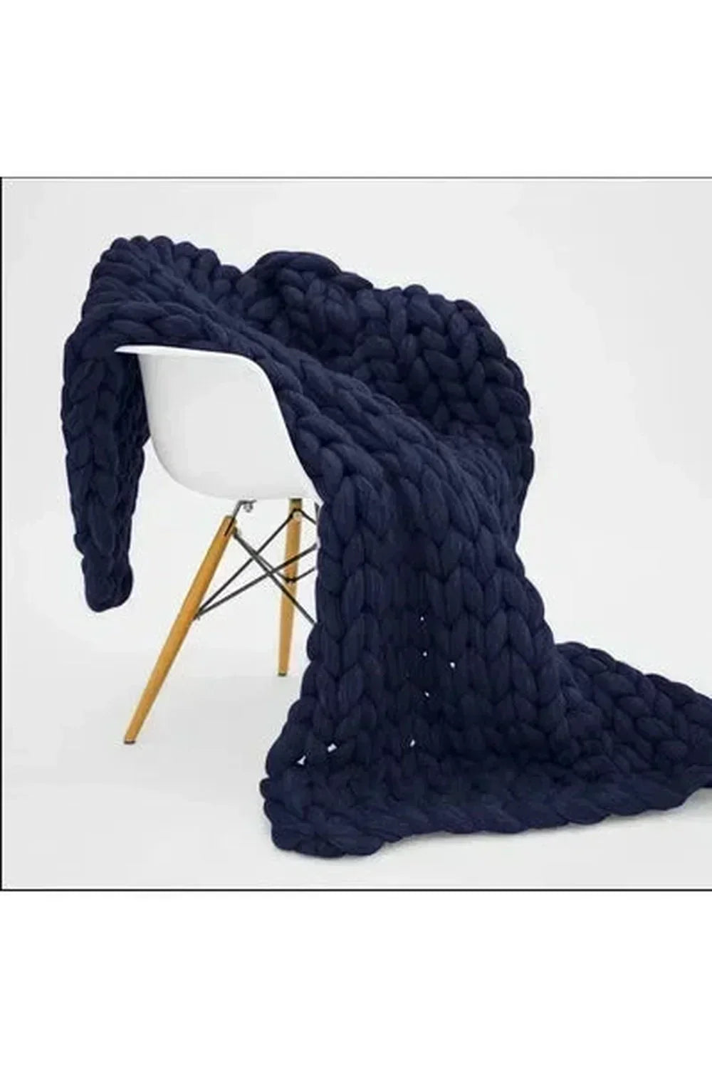 Thomasequestrian | Cozy Knit Chunky Blanket – Thick Handmade Throw for Couch & Bed