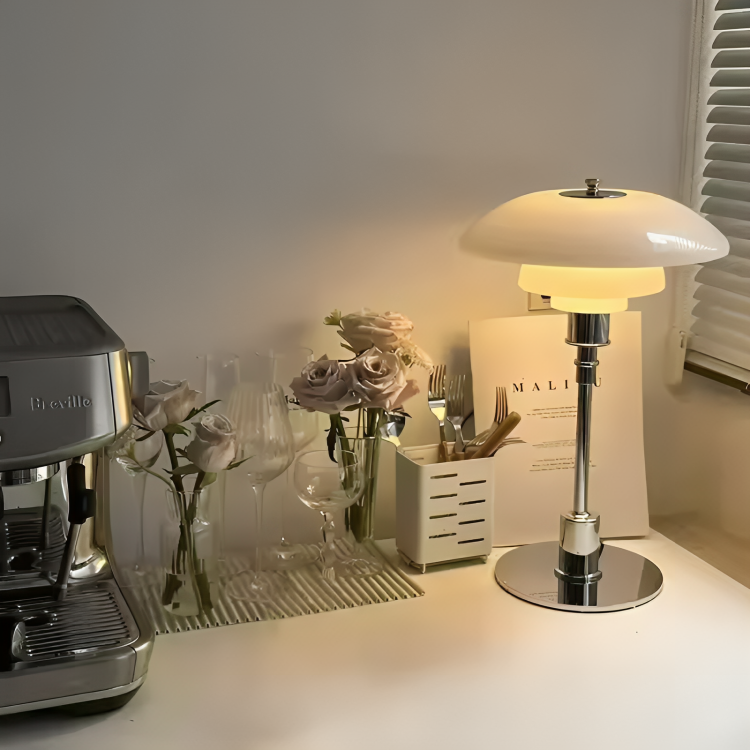 Thomasequestrian | Dimmable Rounded Table Lamp